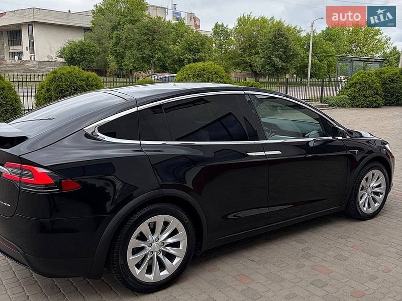 Внедорожник / Кроссовер Tesla Model X 2019 в Луцке