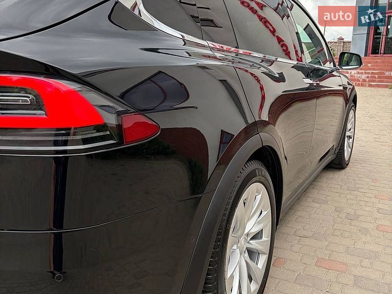 Внедорожник / Кроссовер Tesla Model X 2019 в Луцке