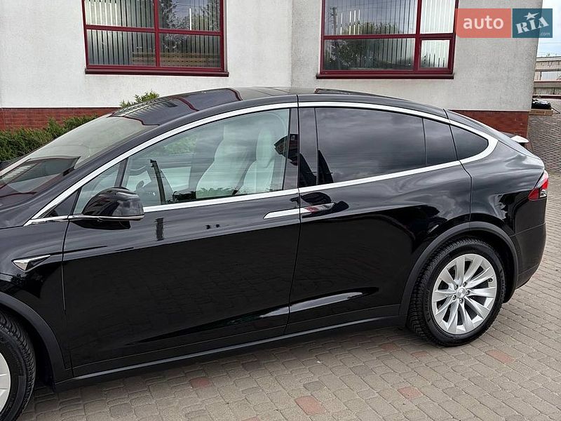 Внедорожник / Кроссовер Tesla Model X 2019 в Луцке
