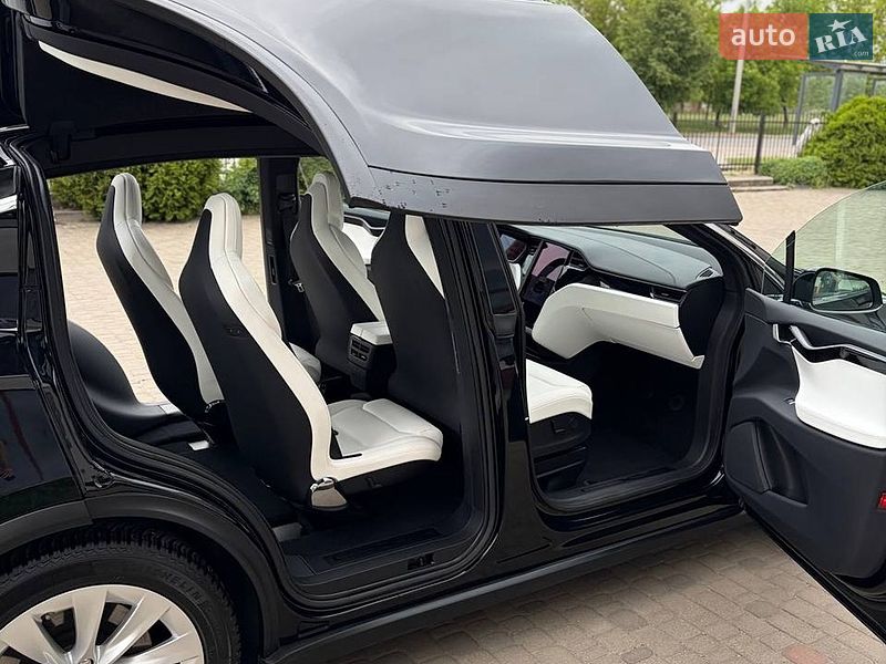 Внедорожник / Кроссовер Tesla Model X 2019 в Луцке