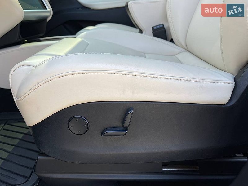 Позашляховик / Кросовер Tesla Model X 2018 в Києві