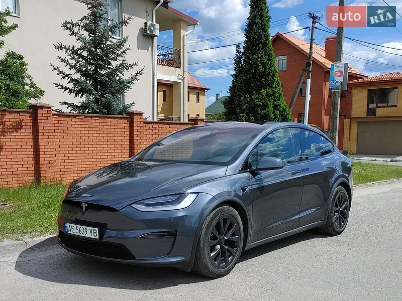 Tesla Model X 2022