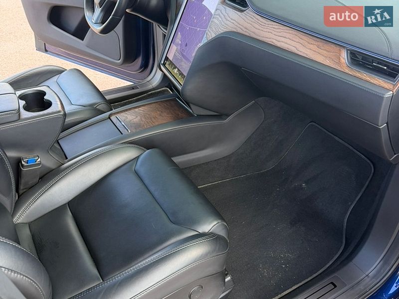 Внедорожник / Кроссовер Tesla Model X 2019 в Прилуках