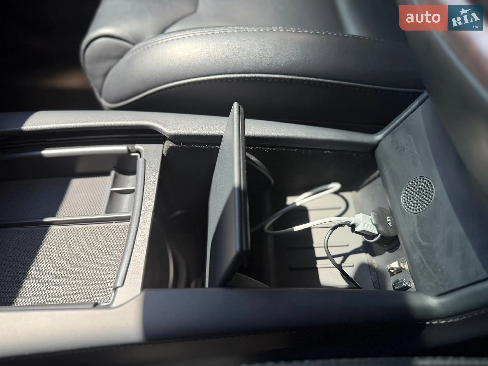 2020 Tesla Model X - мініатюра 37