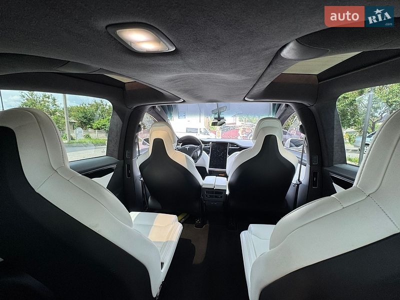 Позашляховик / Кросовер Tesla Model X 2018 в Києві