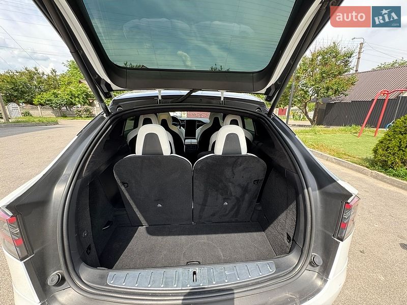 Позашляховик / Кросовер Tesla Model X 2018 в Києві