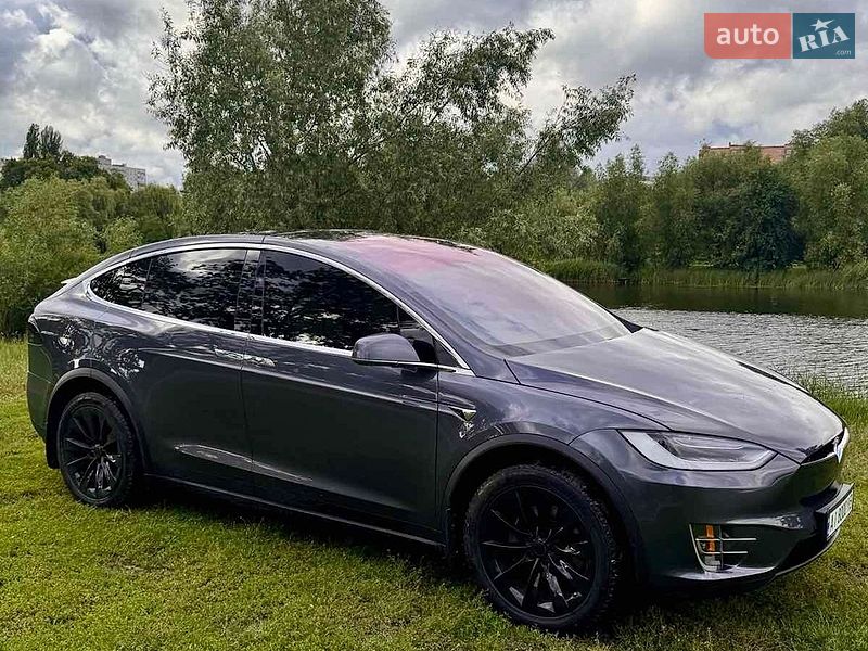 Tesla Model X 2018