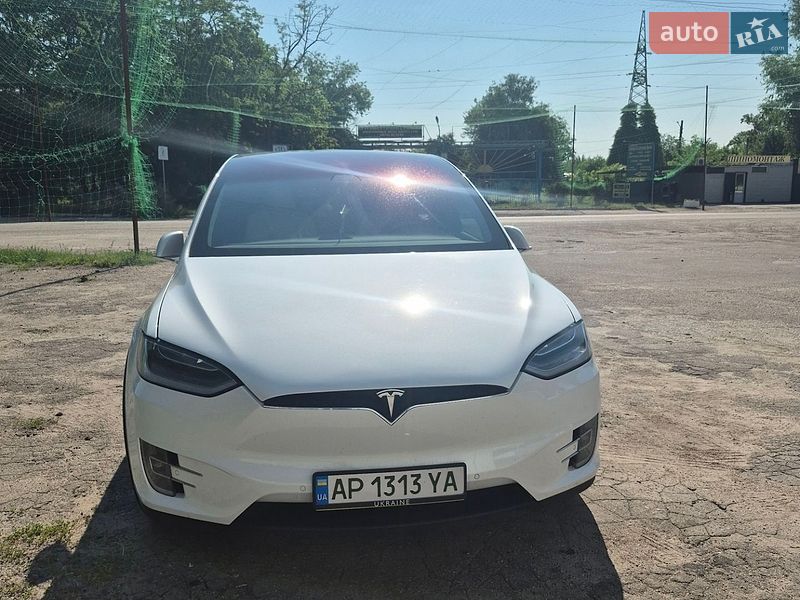 Внедорожник / Кроссовер Tesla Model X 2019 в Запорожье