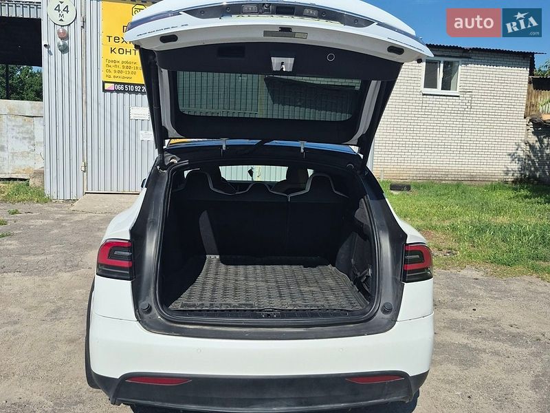 Внедорожник / Кроссовер Tesla Model X 2019 в Запорожье