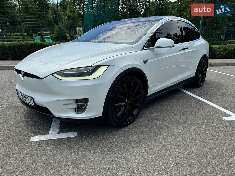 Позашляховик / Кросовер Tesla Model X 2016 в Харкові