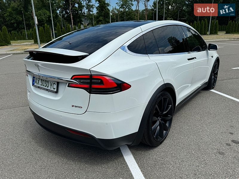 Позашляховик / Кросовер Tesla Model X 2016 в Харкові