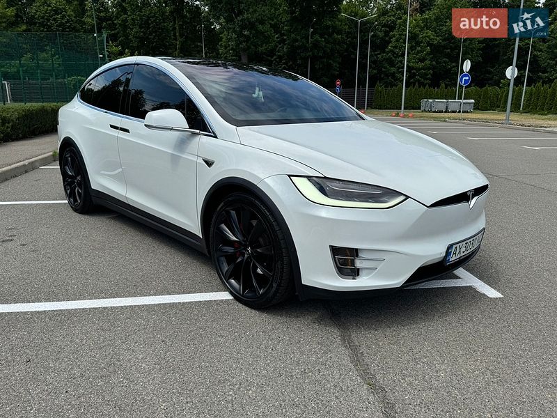 Позашляховик / Кросовер Tesla Model X 2016 в Харкові