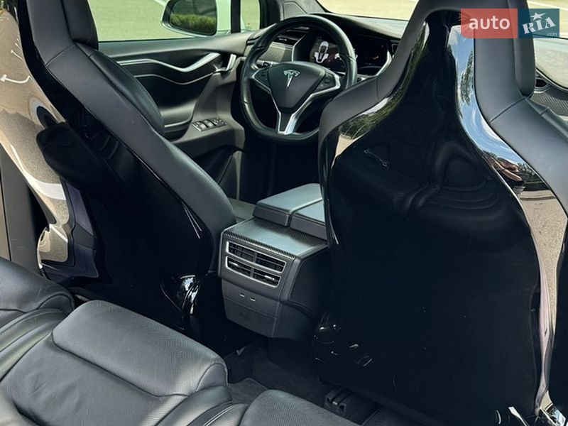 Позашляховик / Кросовер Tesla Model X 2016 в Харкові
