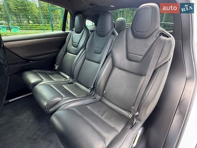 Позашляховик / Кросовер Tesla Model X 2016 в Харкові