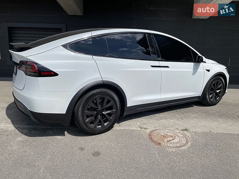 Внедорожник / Кроссовер Tesla Model X 2024 в Киеве
