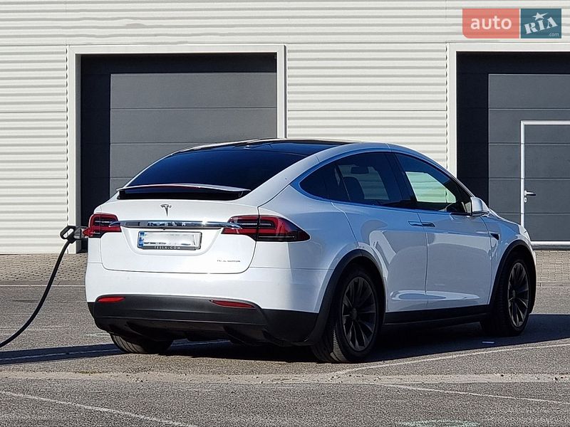 Позашляховик / Кросовер Tesla Model X 2019 в Миколаєві