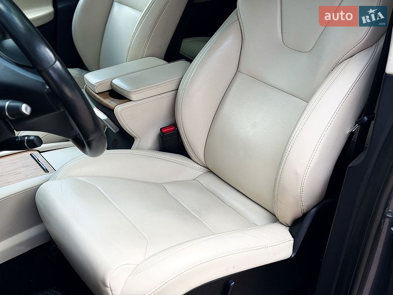 Внедорожник / Кроссовер Tesla Model X 2018 в Киеве