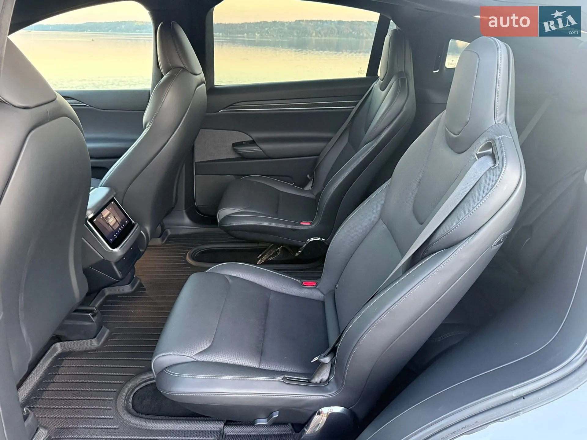 2022 Tesla Model X - мініатюра 32