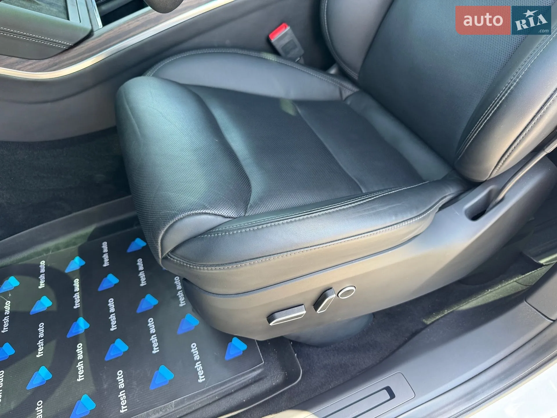 2022 Tesla Model X - мініатюра 16