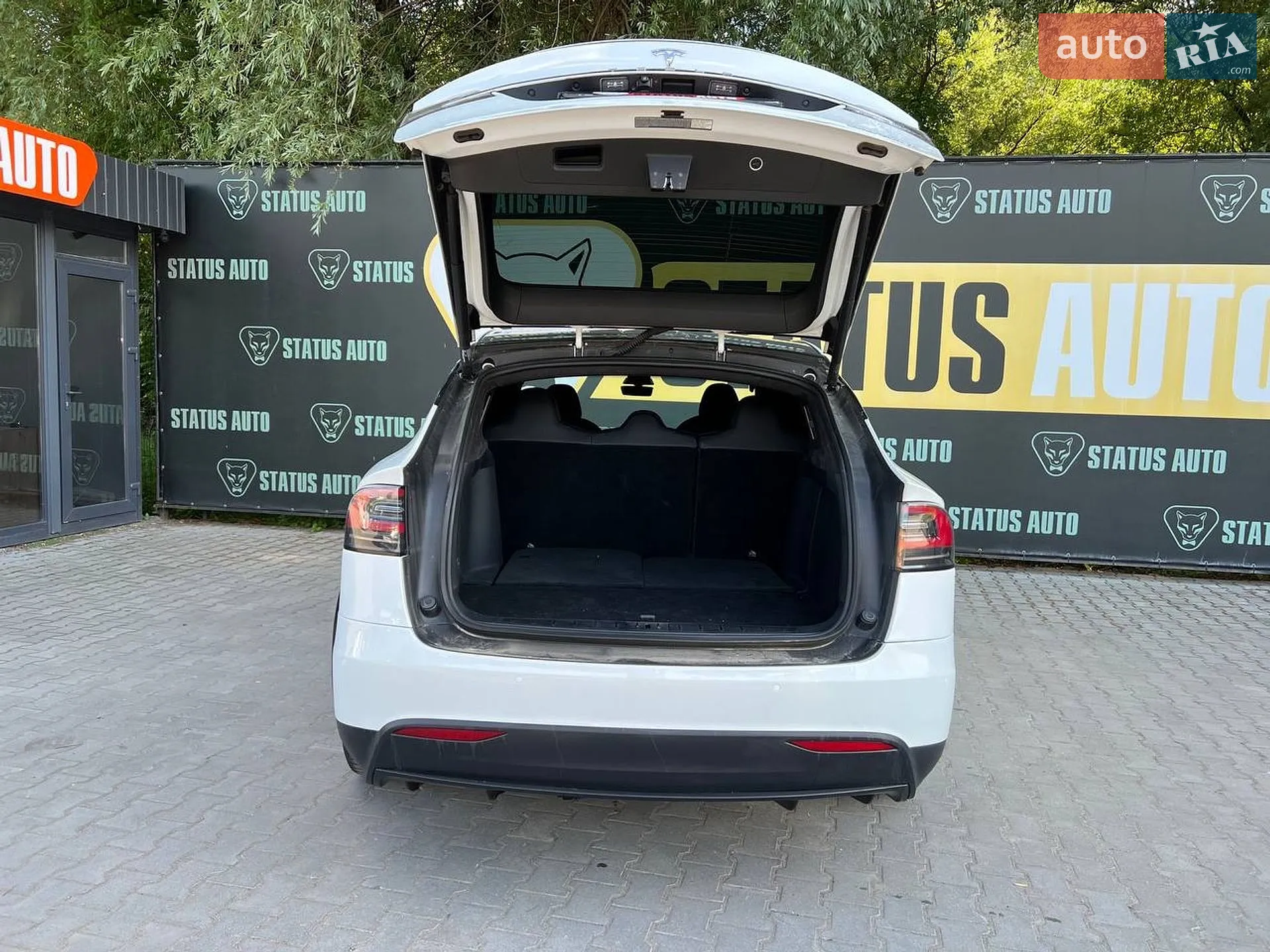 2020 Tesla Model X - мініатюра 10