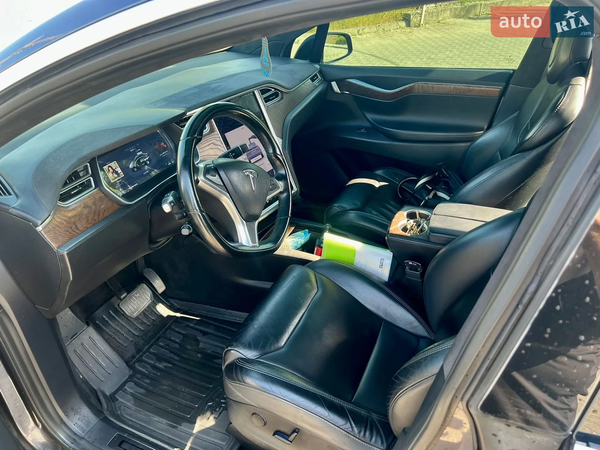 Tesla Model X 2017 VIN 5YJXCBE20HF051328 фото оголошення 20 з 35
