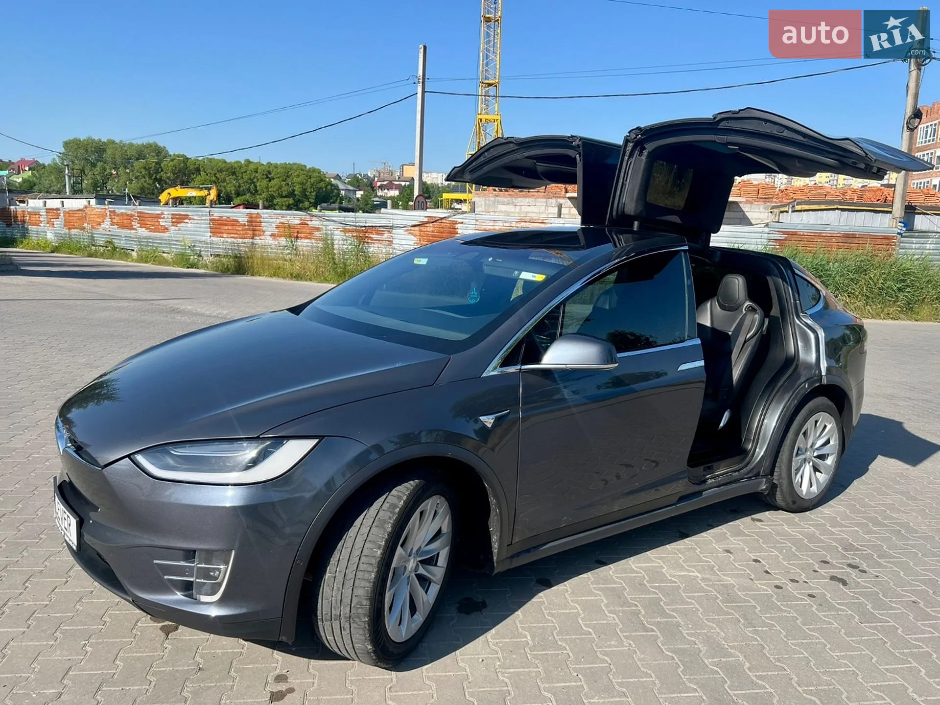 Tesla Model X 2017 VIN 5YJXCBE20HF051328 фото оголошення 25 з 35