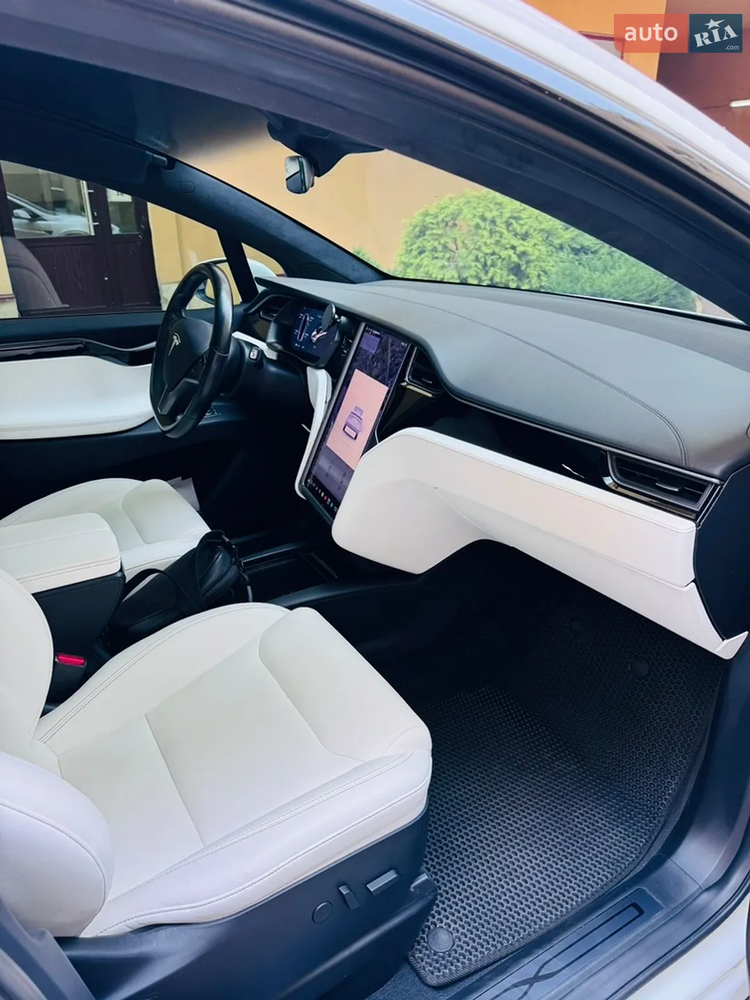 2020 Tesla Model X - мініатюра 10