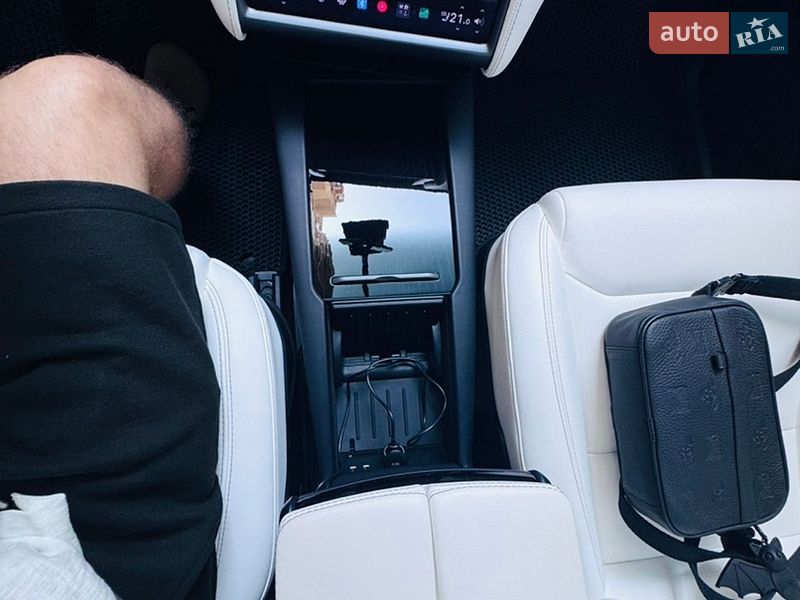 Внедорожник / Кроссовер Tesla Model X 2020 в Киеве