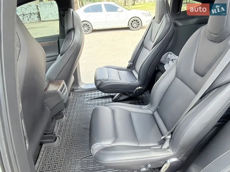 Tesla Model X 2018 VIN 5YJXCBE23JF102486 фото оголошення 12 з 55
