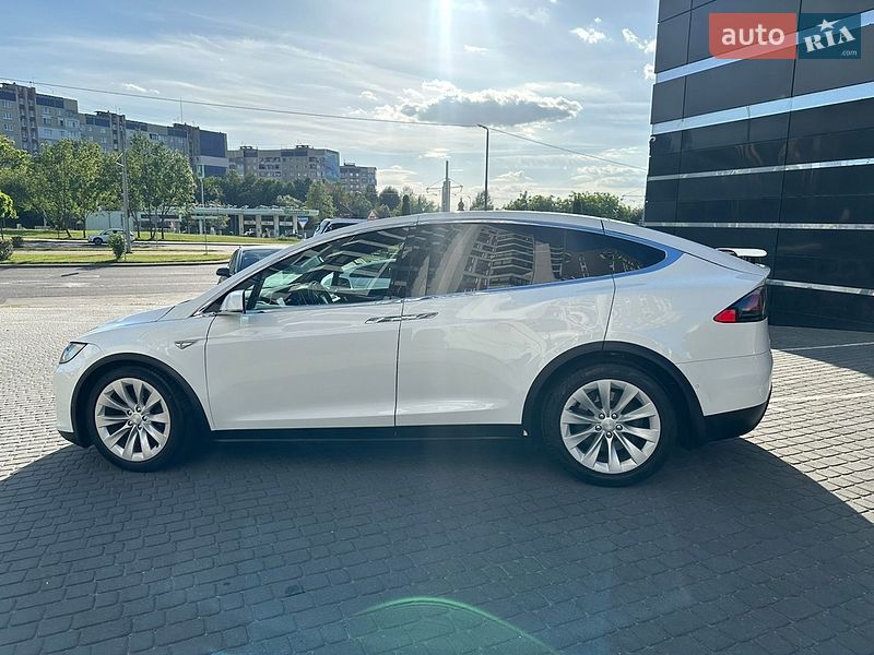 Внедорожник / Кроссовер Tesla Model X 2016 в Львове