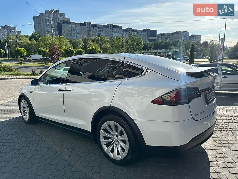 Внедорожник / Кроссовер Tesla Model X 2016 в Львове