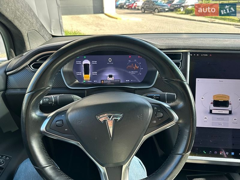 Внедорожник / Кроссовер Tesla Model X 2016 в Львове