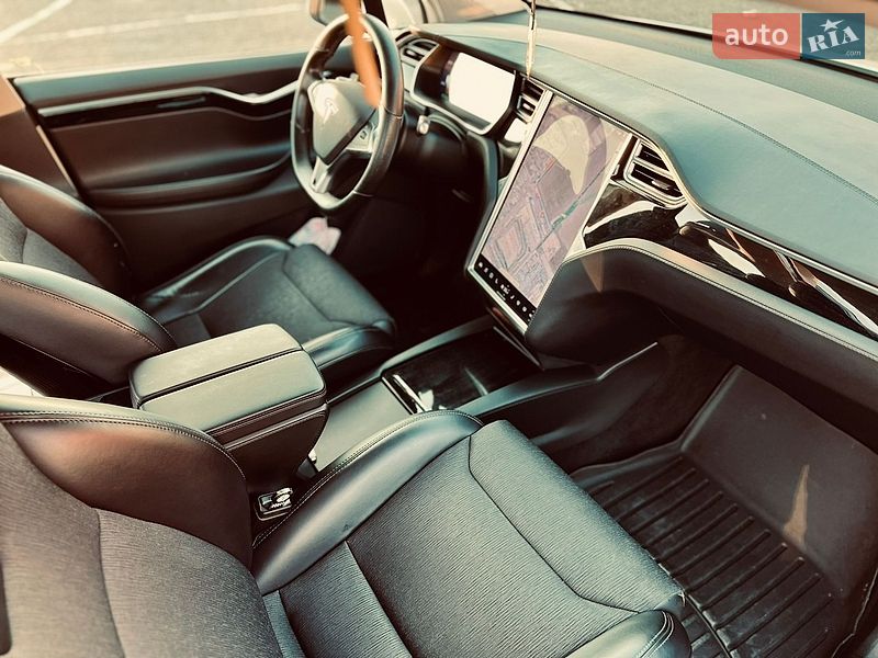 Позашляховик / Кросовер Tesla Model X 2016 в Одесі