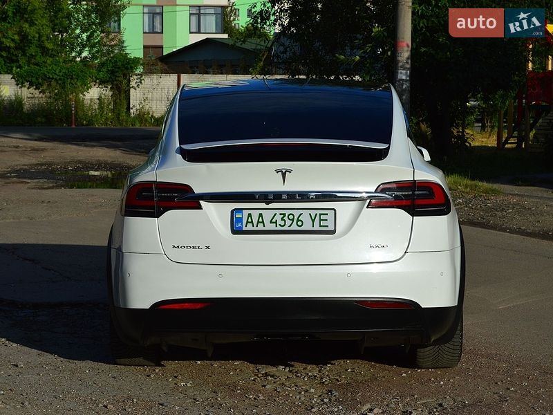 Позашляховик / Кросовер Tesla Model X 2017 в Києві