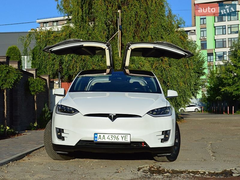 Позашляховик / Кросовер Tesla Model X 2017 в Києві