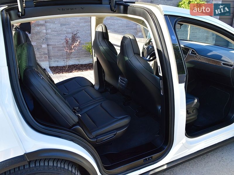 Позашляховик / Кросовер Tesla Model X 2017 в Києві