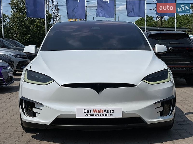 Внедорожник / Кроссовер Tesla Model X 2018 в Черновцах