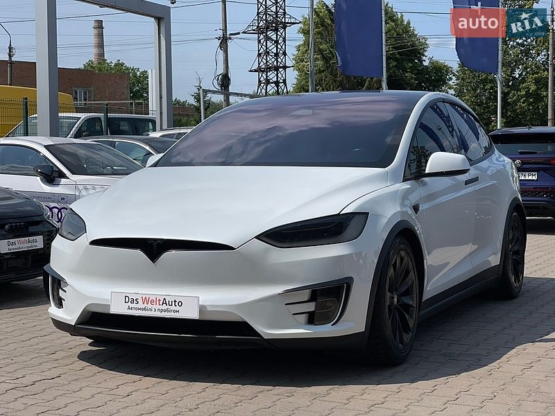 Внедорожник / Кроссовер Tesla Model X 2018 в Черновцах