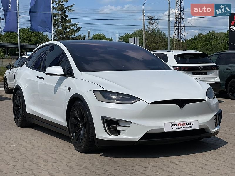 Внедорожник / Кроссовер Tesla Model X 2018 в Черновцах