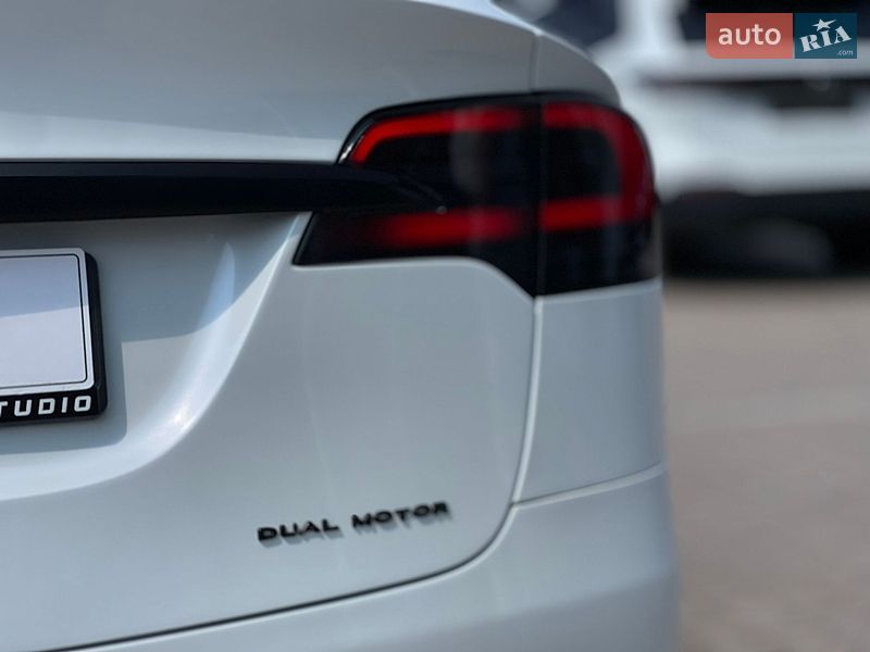 Внедорожник / Кроссовер Tesla Model X 2018 в Черновцах