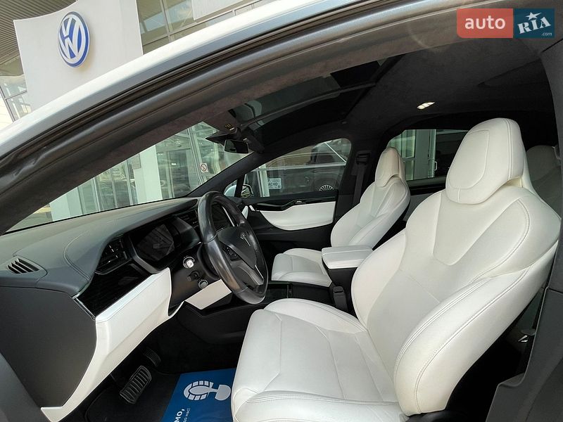Внедорожник / Кроссовер Tesla Model X 2018 в Черновцах