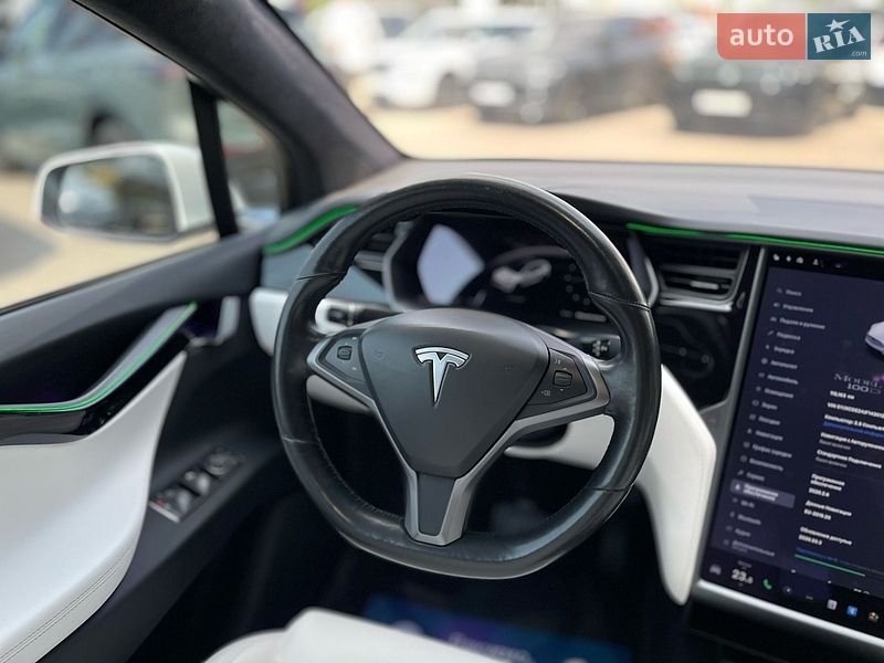 Внедорожник / Кроссовер Tesla Model X 2018 в Черновцах