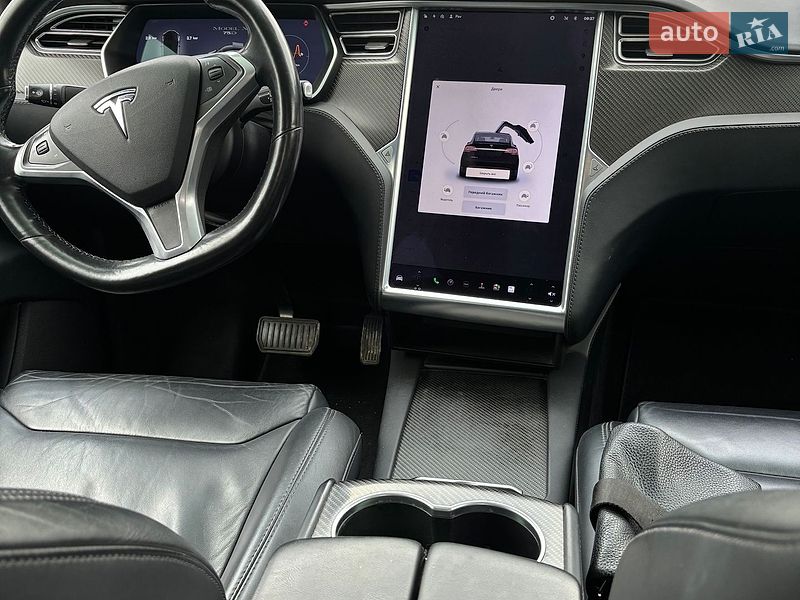 Внедорожник / Кроссовер Tesla Model X 2017 в Черновцах