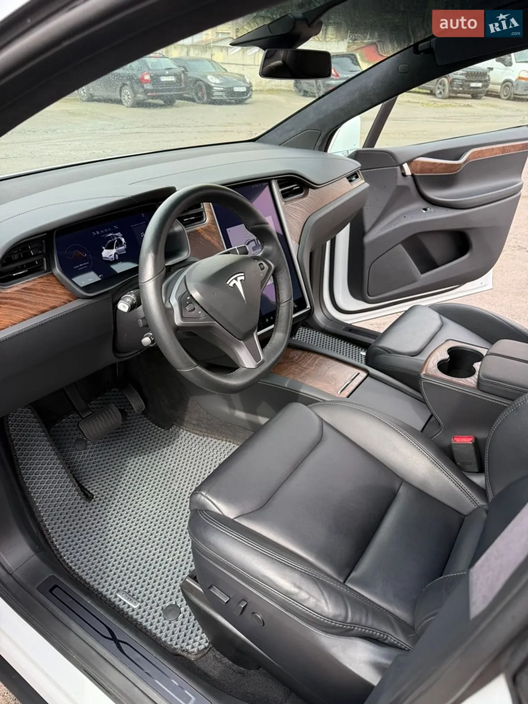 2020 Tesla Model X - мініатюра 28