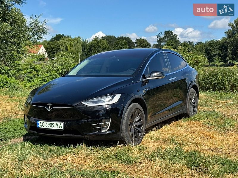 Tesla Model X 2018