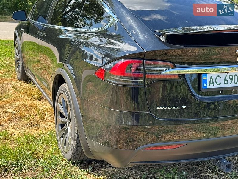 Позашляховик / Кросовер Tesla Model X 2018 в Вінниці