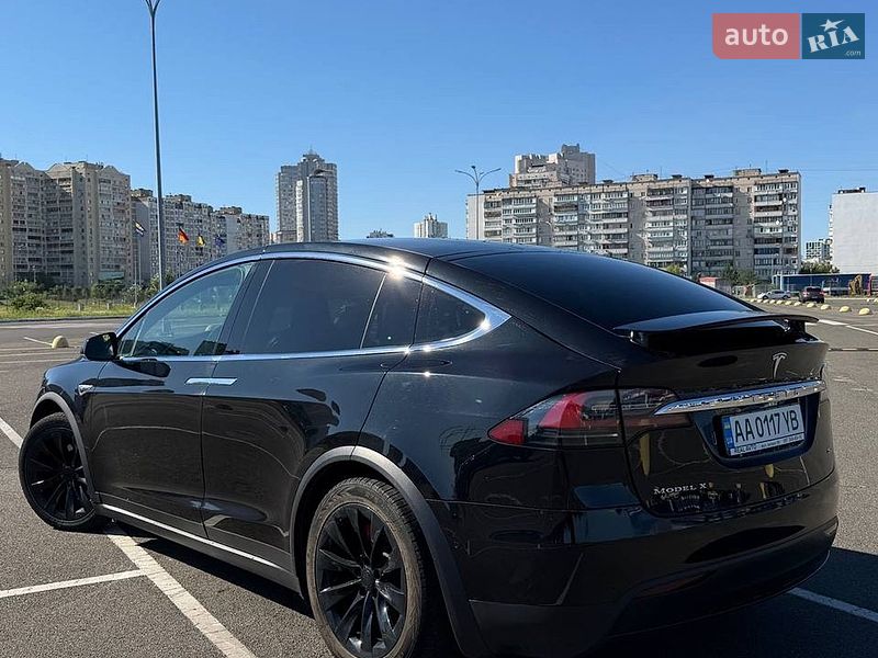 Позашляховик / Кросовер Tesla Model X 2016 в Києві
