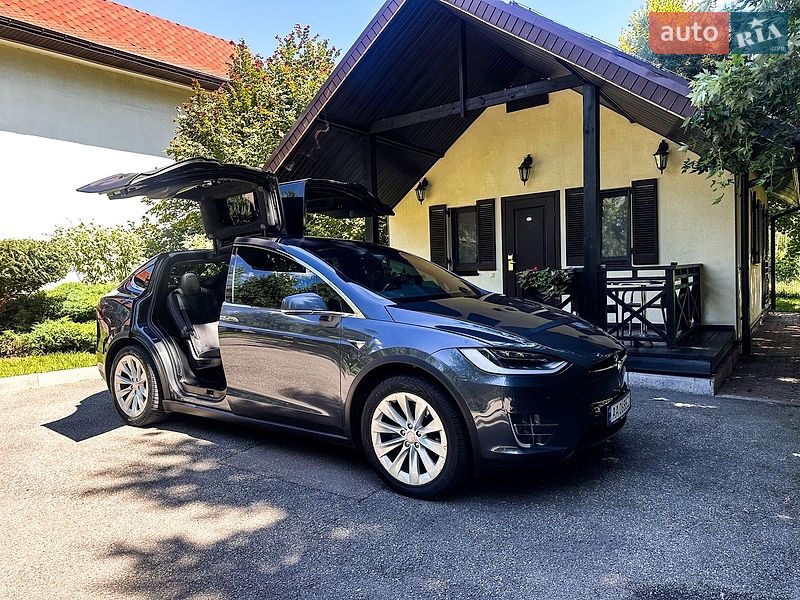 Tesla Model X 2017