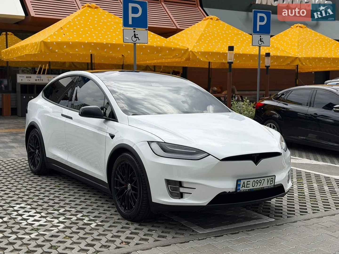 Tesla Model X 2018 VIN 1HGCM82633A004354 фото оголошення 14 з 20