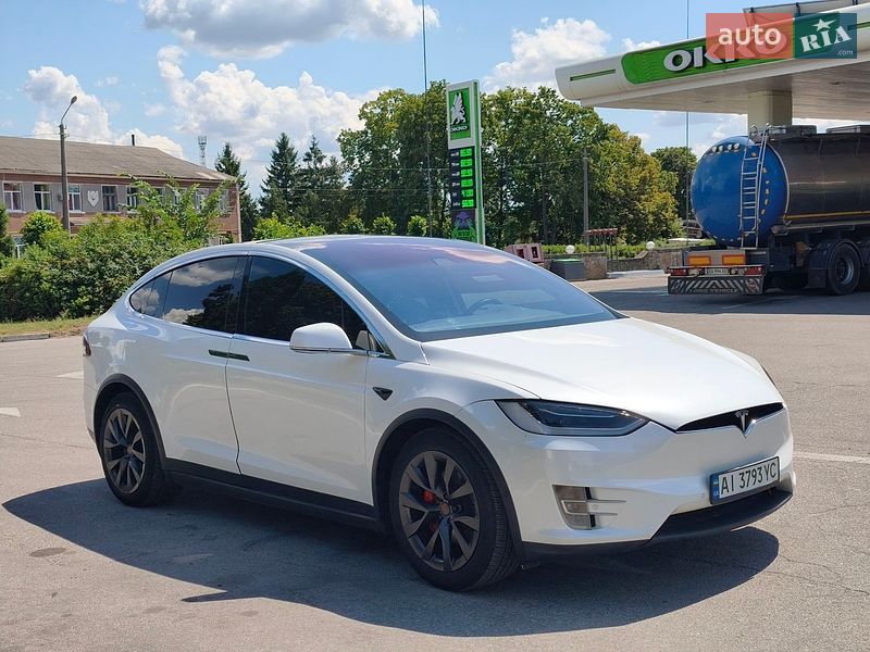 Позашляховик / Кросовер Tesla Model X 2017 в Сквирі
